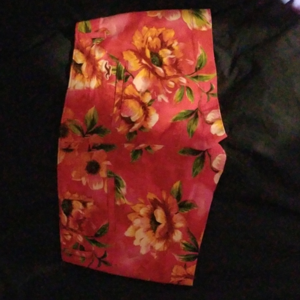 Hawaiian low rise shorts